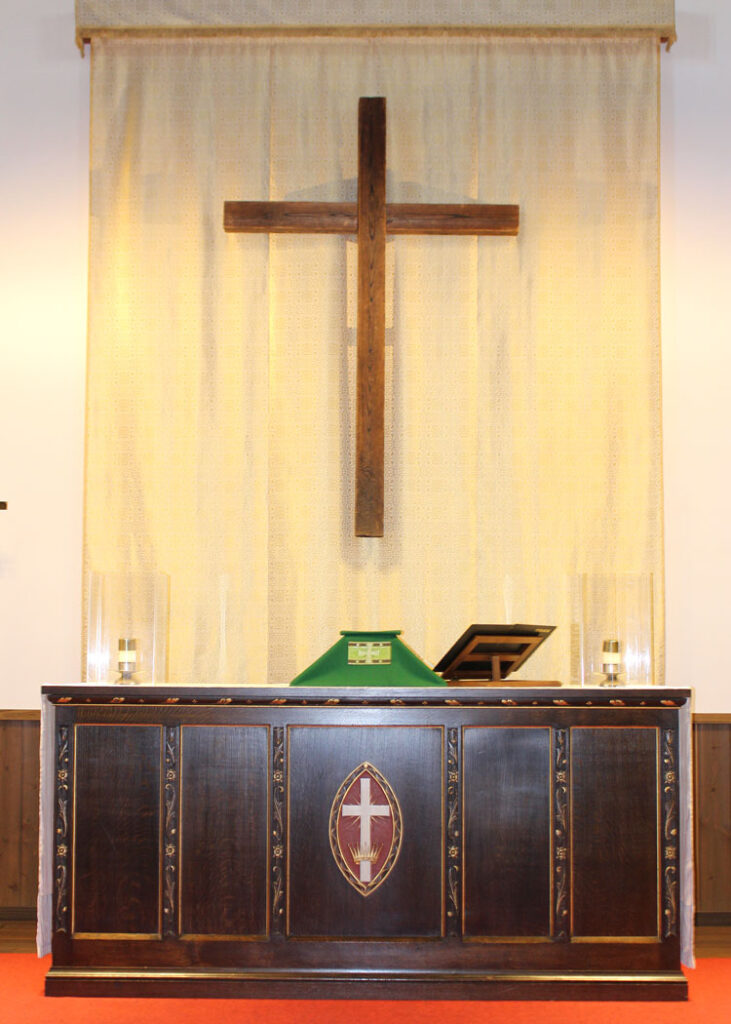 教会内部 十字架