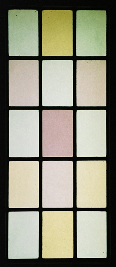 ステンドグラス 礼拝堂南面後方色格子柄